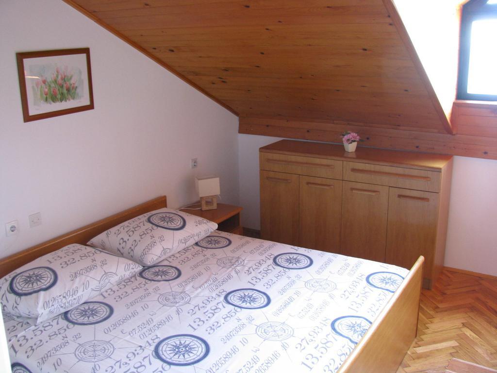 Apartment Marietta Tribunj  Bilik gambar