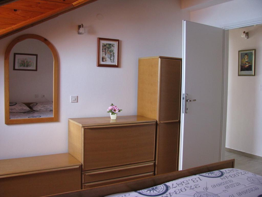 Apartment Marietta Tribunj  Bilik gambar